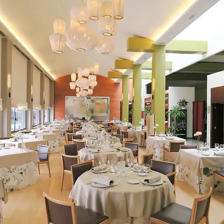 Hq La Galeria Hotel 4*