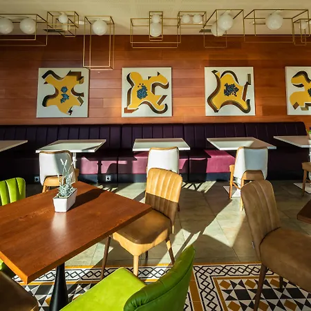 Hq La Galeria Hotel 4*