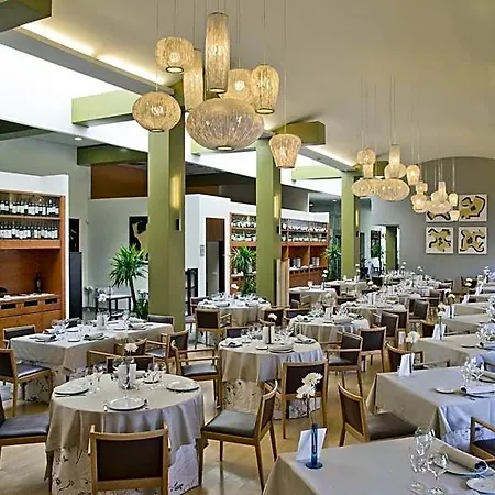 Hq La Galeria Hotel 4*