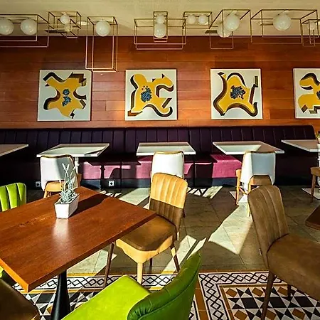Hq La Galeria Hotel 4*