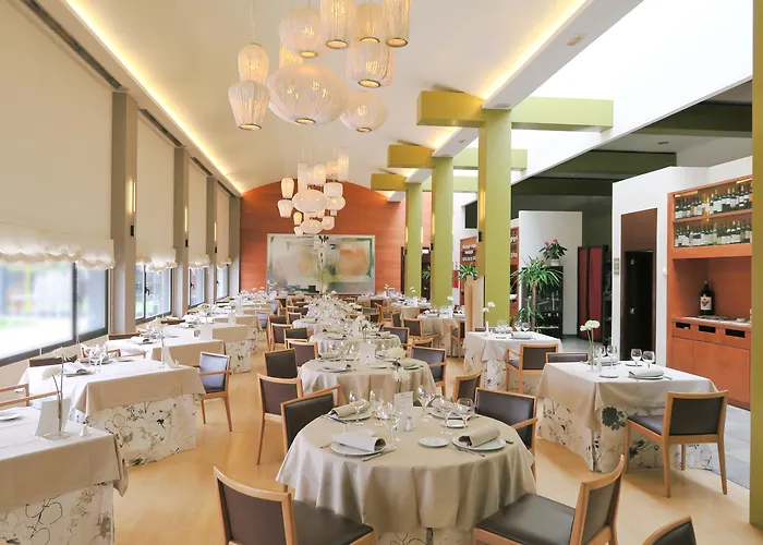 Hq La Galeria Hotel 4*