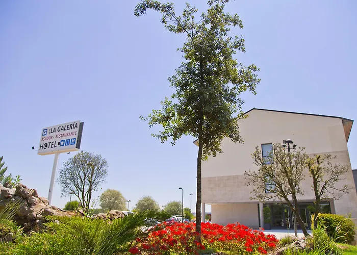 Hq La Galeria Hotel 4*